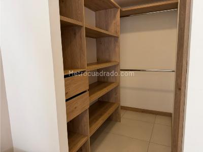 Apartamento de 3 alcobas en venta en Chimeneas, Itagüí, 73 m² · foto 13 de 20