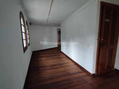 Casa de 5 alcobas en venta en Bosque Izquierdo, Bogotá, 423 m² · foto 12 de 18