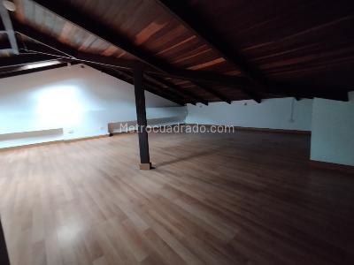 Casa de 5 alcobas en venta en Bosque Izquierdo, Bogotá, 423 m² · foto 17 de 18