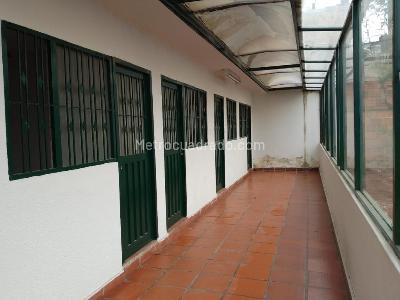 Casa de 5 alcobas en venta en Centro, Funza, 439 m² · foto 4 de 20