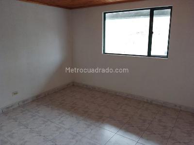 Casa de 5 alcobas en venta en Centro, Funza, 439 m² · foto 7 de 20