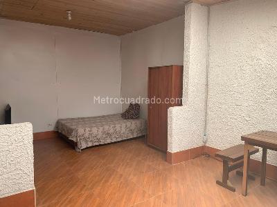Casa de 5 alcobas en venta en Pardo Rubio, Bogotá, 475 m² · foto 3 de 20