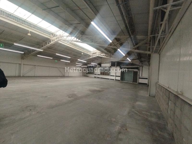 Local Comercial en Arriendo, Suba Centro, Bogotá D.C. - Vista 2