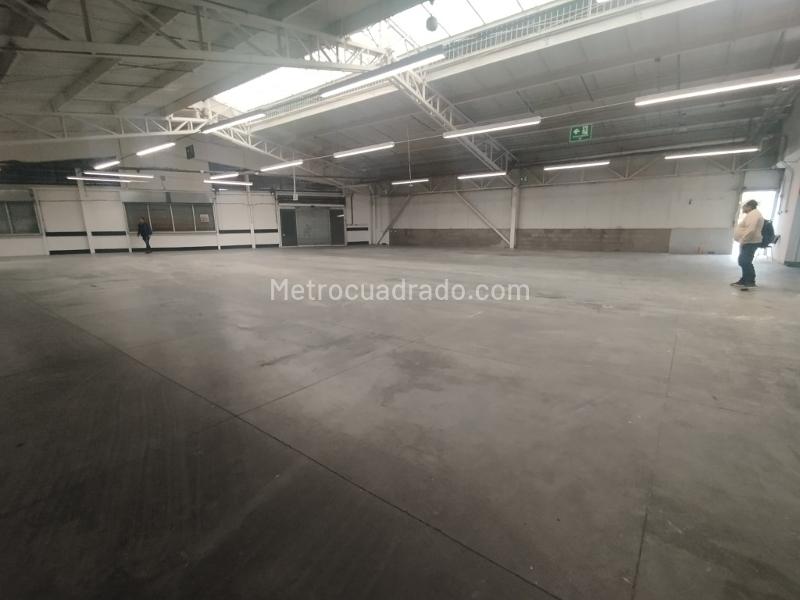 Local Comercial en Arriendo, Suba Centro, Bogotá D.C. - Vista 3