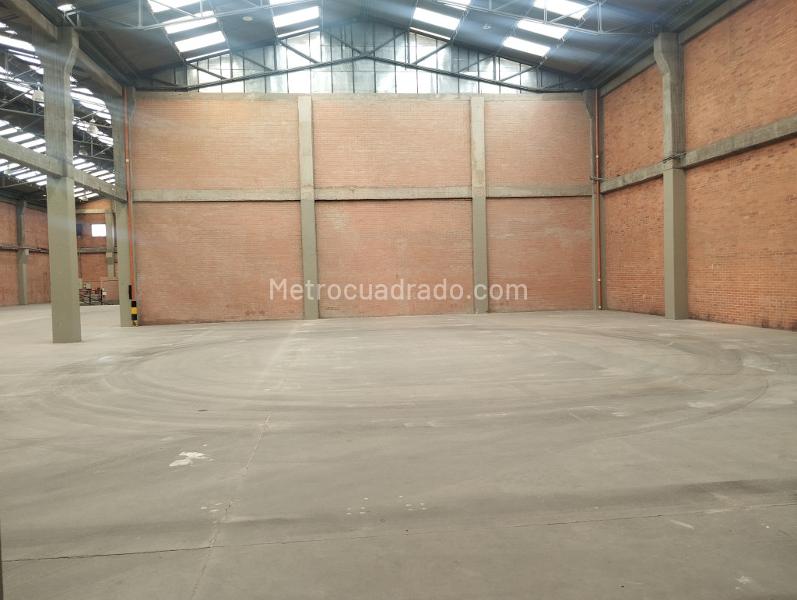 Bodega en Arriendo, Montevideo, Bogotá D.C. - Más