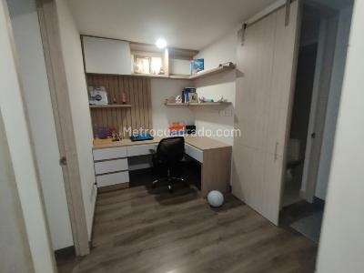 Apartamento de 3 alcobas en venta en La Felicidad, Bogotá, 77 m² · foto 13 de 20