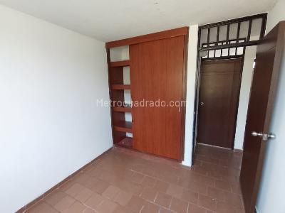 Apartamento de 3 alcobas en venta en Torres De Comfandi, Cali, 58 m² · foto 3 de 13
