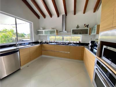 Casa de 3 alcobas en venta en Llanogrande, Rionegro, 1850 m² · foto 6 de 16