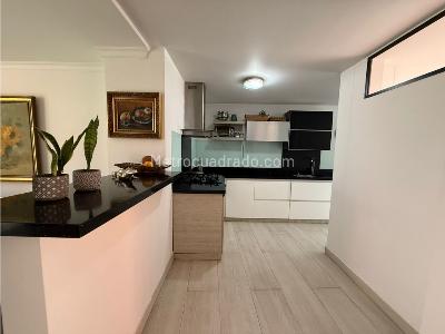 Casa de 4 alcobas en venta en Loma El Atravezado, Envigado, 240 m² · foto 6 de 17
