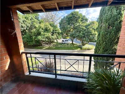 Casa de 4 alcobas en venta en Loma El Atravezado, Envigado, 240 m² · foto 8 de 17