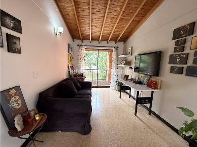 Casa de 4 alcobas en venta en Loma El Atravezado, Envigado, 240 m² · foto 9 de 17
