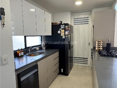 Apartamento en venta en Castropol, Medellín · foto 5 de 17