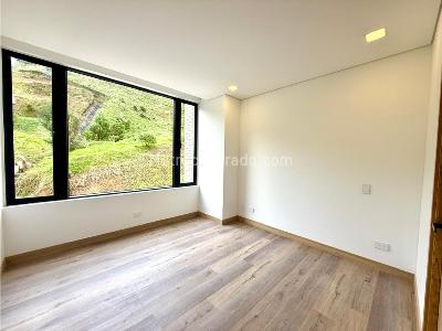Casa de 3 alcobas en venta en Alto De Las Palmas, Envigado, 328 m² · foto 8 de 14