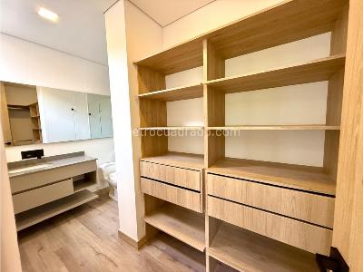 Casa de 3 alcobas en venta en Alto De Las Palmas, Envigado, 328 m² · foto 11 de 14
