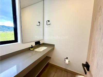 Casa de 3 alcobas en venta en Alto De Las Palmas, Envigado, 328 m² · foto 13 de 14