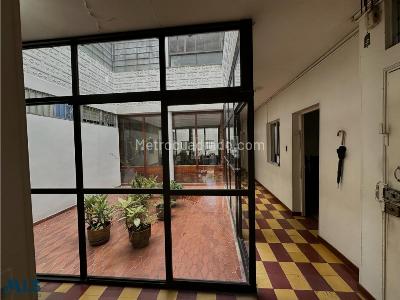 Casa de 5 alcobas en venta en Envigado, Envigado, 500 m² · foto 2 de 20