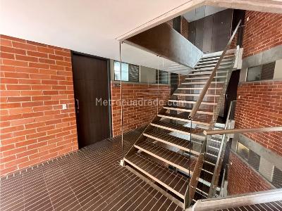 Apartamento de 2 alcobas en venta en El Poblado, Medellín, 67 m² · foto 2 de 19