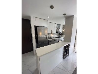 Apartamento de 2 alcobas en venta en El Poblado, Medellín, 67 m² · foto 8 de 19