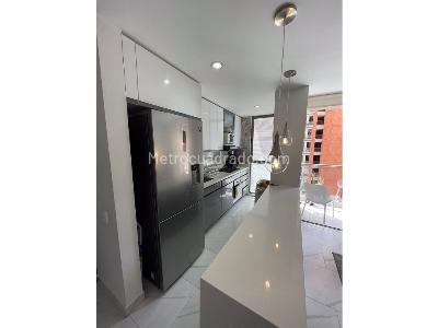 Apartamento de 2 alcobas en venta en El Poblado, Medellín, 67 m² · foto 9 de 19