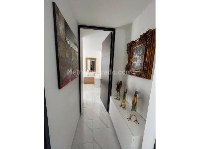 Apartamento de 2 alcobas en venta en El Poblado, Medellín, 67 m² · foto 10 de 19