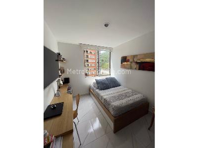 Apartamento de 2 alcobas en venta en El Poblado, Medellín, 67 m² · foto 13 de 19