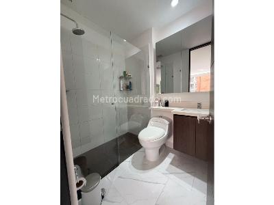 Apartamento de 2 alcobas en venta en El Poblado, Medellín, 67 m² · foto 14 de 19