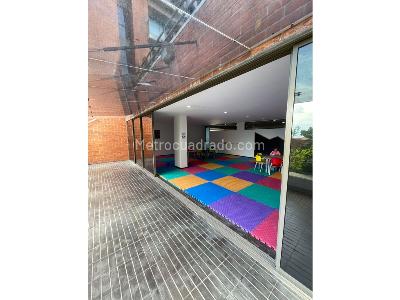 Apartamento de 2 alcobas en venta en El Poblado, Medellín, 67 m² · foto 17 de 19