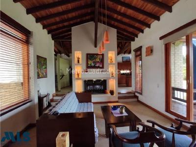 Casa de 2 alcobas en venta en Vilachuaga, Rionegro, 260 m² · foto 3 de 20