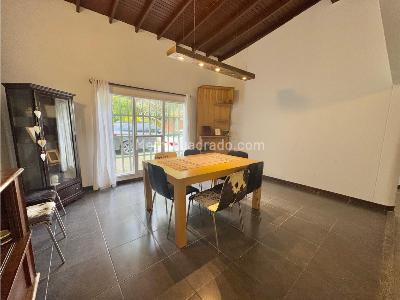 Casa de 4 alcobas en venta en Los Balsos, Medellín, 1996 m² · foto 2 de 20