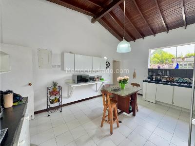 Casa de 4 alcobas en venta en Los Balsos, Medellín, 1996 m² · foto 7 de 20