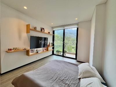 Apartamento de 3 alcobas en venta en Alejandria, Medellín, 181 m² · foto 12 de 20