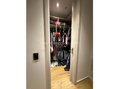 Apartamento de 2 alcobas en venta en El Poblado, Medellín, 83 m² · foto 14 de 19