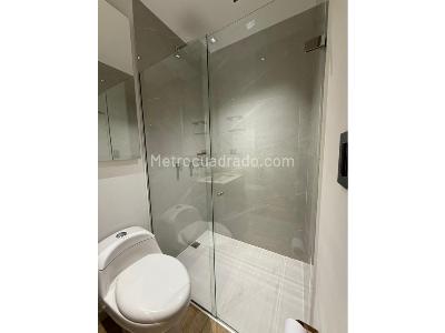 Apartamento de 2 alcobas en venta en El Poblado, Medellín, 83 m² · foto 18 de 19
