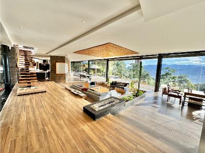 Casa de 3 alcobas en venta en Las Palmas, Medellín, 412 m² · foto 2 de 20