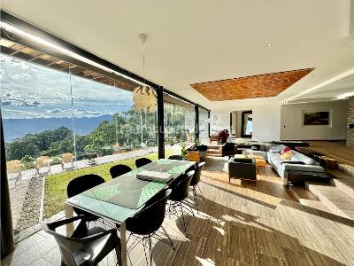 Casa de 3 alcobas en venta en Las Palmas, Medellín, 412 m² · foto 3 de 20