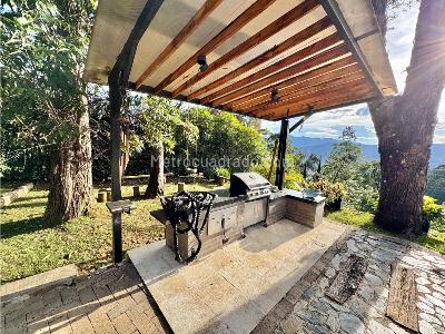Casa de 3 alcobas en venta en Las Palmas, Medellín, 412 m² · foto 13 de 20