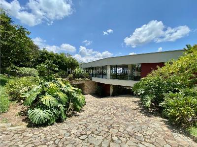 Casa de 4 alcobas en venta en Avenida Del Rio, Pereira, 917 m² · foto 2 de 13