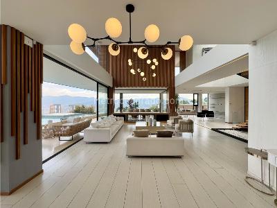 Casa de 5 alcobas en venta en El Poblado, Medellín, 922 m² · foto 5 de 20