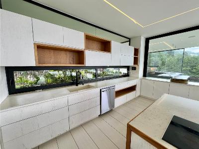 Casa de 5 alcobas en venta en El Poblado, Medellín, 922 m² · foto 14 de 20
