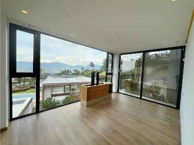 Casa de 5 alcobas en venta en El Poblado, Medellín, 922 m² · foto 15 de 20