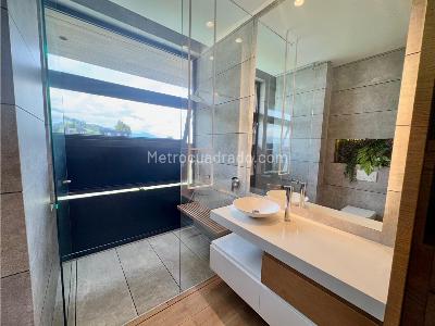 Casa de 5 alcobas en venta en El Poblado, Medellín, 922 m² · foto 16 de 20