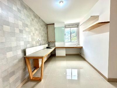 Apartamento de 3 alcobas en venta en Loma De San Jose, Sabaneta, 138 m² · foto 11 de 20