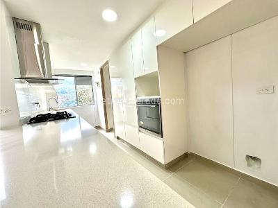 Apartamento de 3 alcobas en venta en Loma De San Jose, Sabaneta, 138 m² · foto 14 de 20