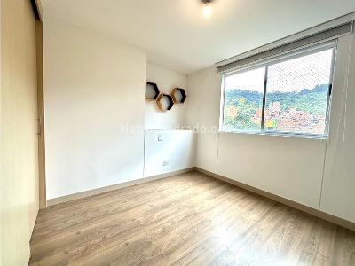 Apartamento de 3 alcobas en venta en Loma De San Jose, Sabaneta, 138 m² · foto 18 de 20