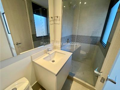 Apartamento de 3 alcobas en venta en El Poblado, Medellín, 103 m² · foto 8 de 18