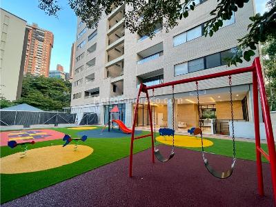 Apartamento de 3 alcobas en venta en El Poblado, Medellín, 103 m² · foto 17 de 18