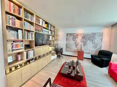 Casa de 4 alcobas en venta en El Poblado, Medellín, 1827 m² · foto 2 de 20