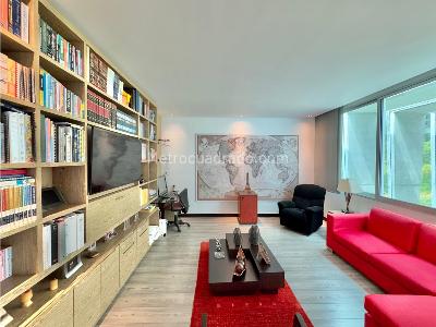 Casa de 4 alcobas en venta en El Poblado, Medellín, 1827 m² · foto 3 de 20