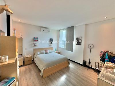 Casa de 4 alcobas en venta en El Poblado, Medellín, 1827 m² · foto 8 de 20