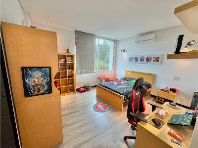 Casa de 4 alcobas en venta en El Poblado, Medellín, 1827 m² · foto 18 de 20
